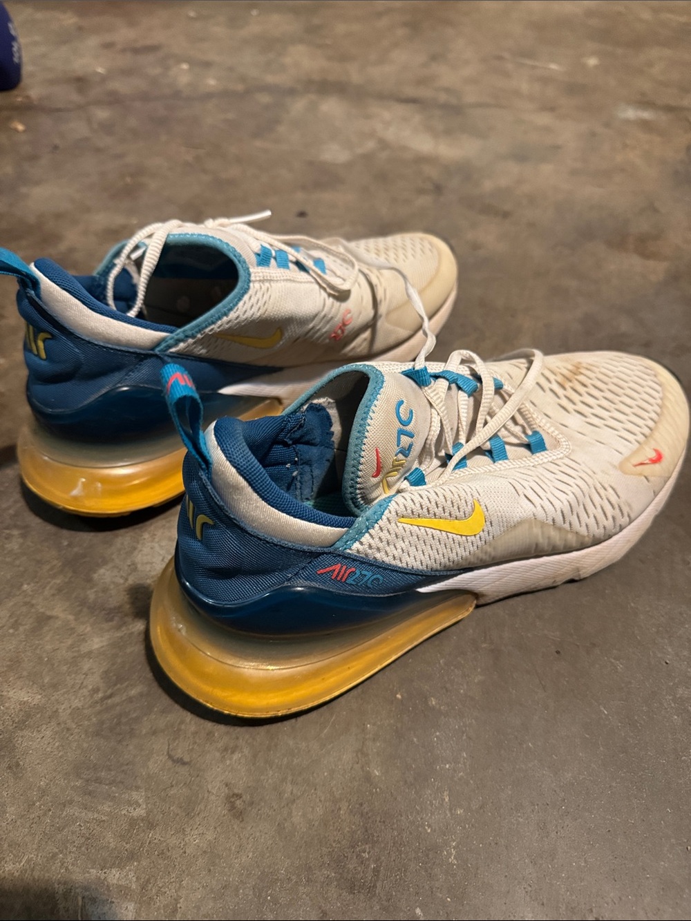 Nike Air Max 270
White Industrial Blue Citron Pulse